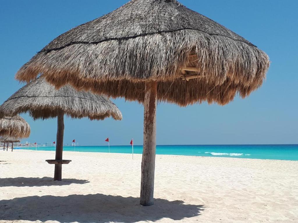 Departamentos Al Lado Del Mar En Zona Hotelera 坎昆 外观 照片