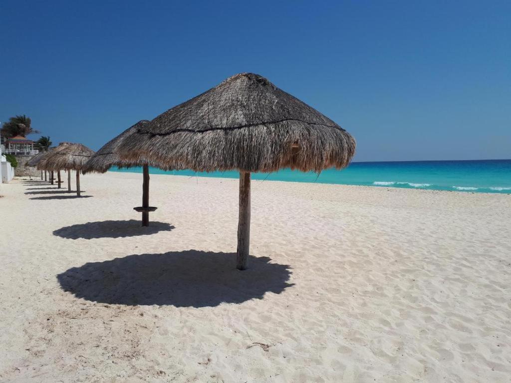 Departamentos Al Lado Del Mar En Zona Hotelera 坎昆 外观 照片